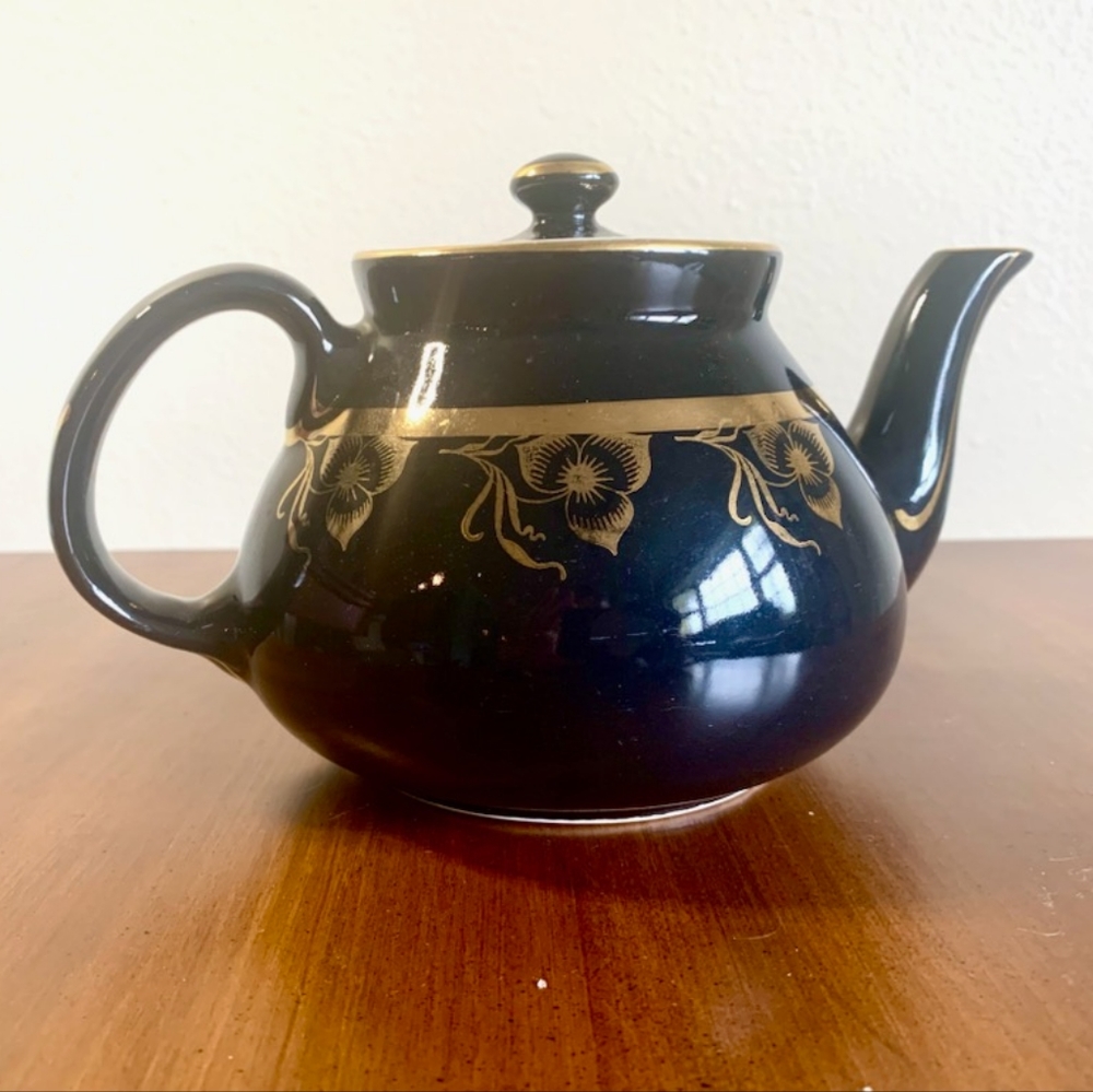 Vintage Hall Teapot
